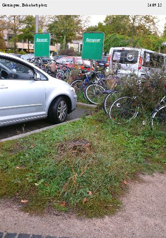 Göttingen_Bahnhofsplatz_Baumstumpf_24.09.12.jpg